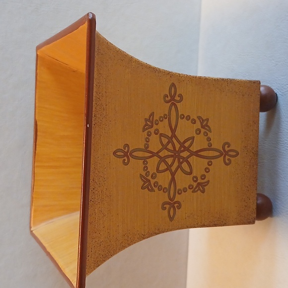 Pretty Gold Cachepot - Picture 1 of 4